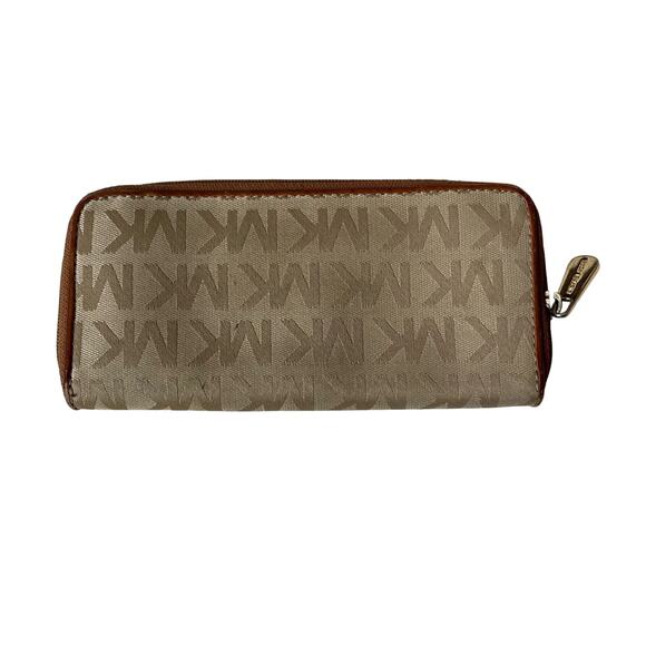 Michael Kors MK Crossbody Bag and Continental Wallet Bundle - Picture 4 of 15